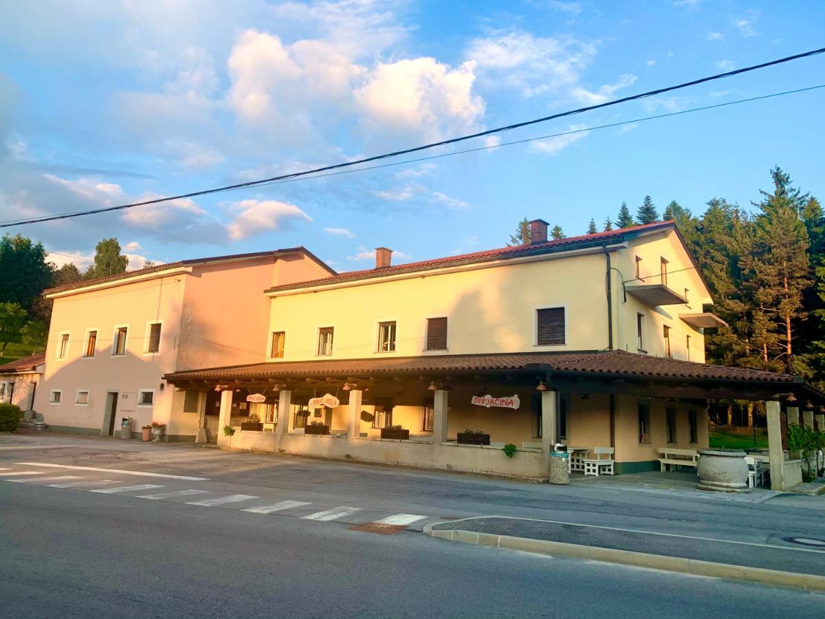 Gostisce Stari Grad Hotel Senozece Ngoại thất bức ảnh